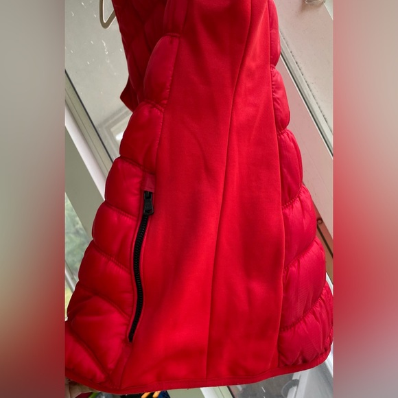 MICHAEL Michael Kors Perfect Red Down Quilted Sz. Med. Vest - Picture 14 of 16